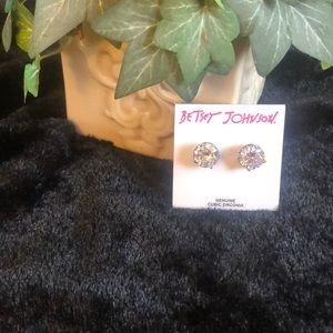 NEW Betsey Johnson Cubic Zirconia Earrings.